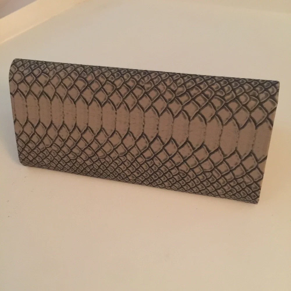 LA VITA PRIVE REVAUX SNAKE EMBOSSED SUNGLASS CASE